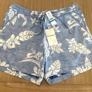 Brand new with tags, Tommy Bahama Women’s short.  Size large